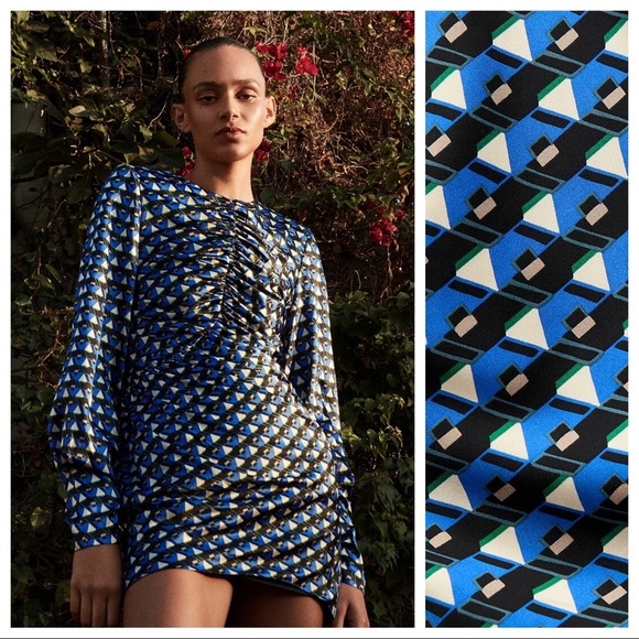 🌹NWOT. Zara Bluish Geometric Print Mini Dress. Size M. - Picture 2 of 9